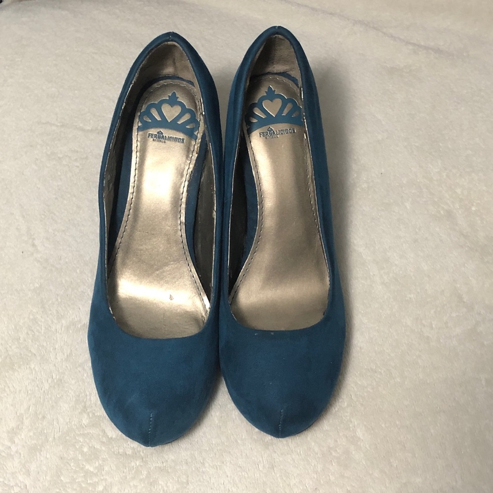 Fergalicious' dreamer platform pumps